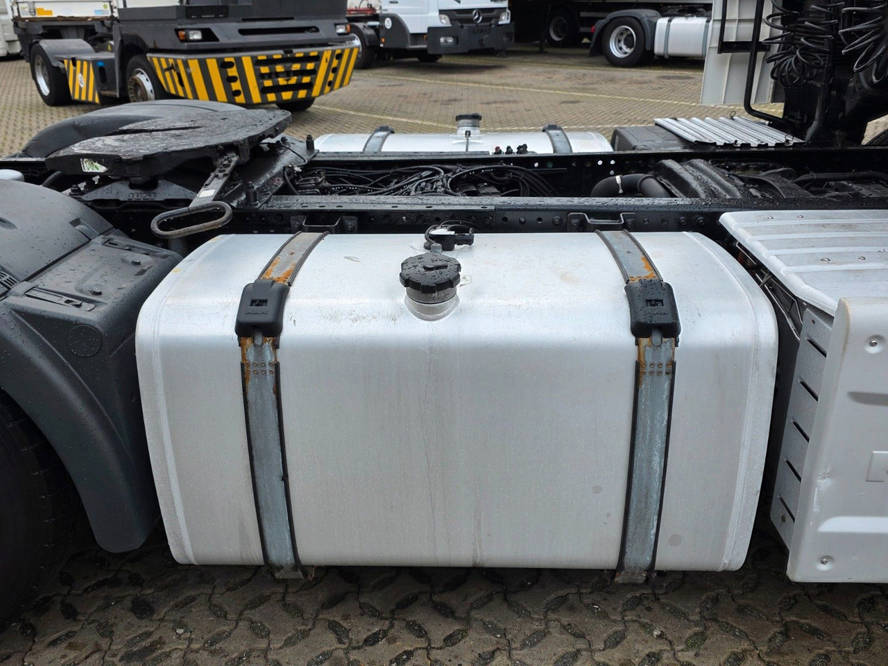 Tegljač MAN TGX 18.500 4x2 BLS / Retarder / 2 Tanks: slika Tegljač MAN TGX 18.500 4x2 BLS / Retarder / 2 Tanks Tegljač MAN TGX 18.500 4x2 BLS / Retarder / 2 Tanks: slika Tegljač MAN TGX 18.500 4x2 BLS / Retarder / 2 Tanks