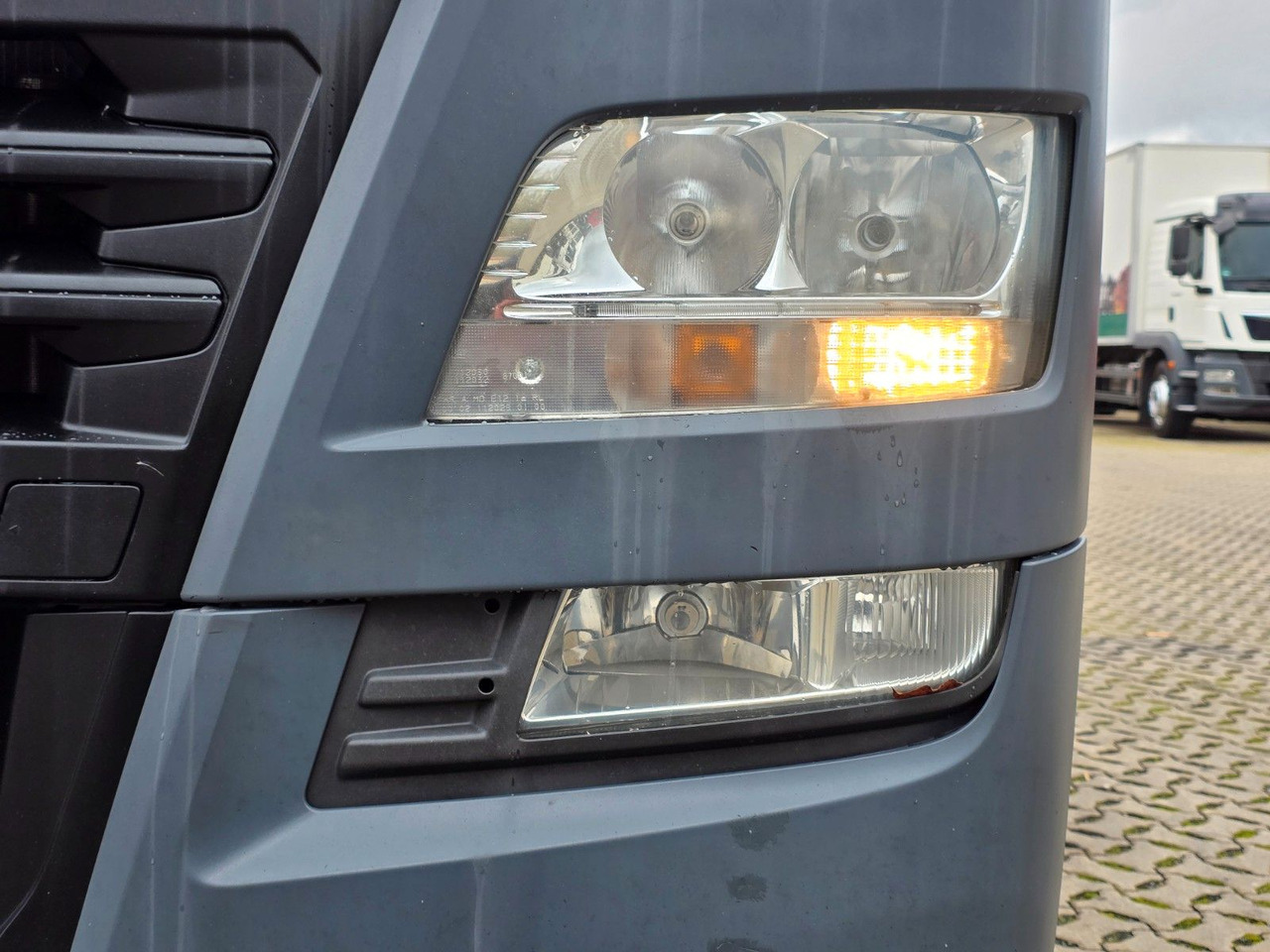 Tegljač MAN TGX 18.500 4x2 BLS / Retarder / 2 Tanks: slika Tegljač MAN TGX 18.500 4x2 BLS / Retarder / 2 Tanks Tegljač MAN TGX 18.500 4x2 BLS / Retarder / 2 Tanks: slika Tegljač MAN TGX 18.500 4x2 BLS / Retarder / 2 Tanks