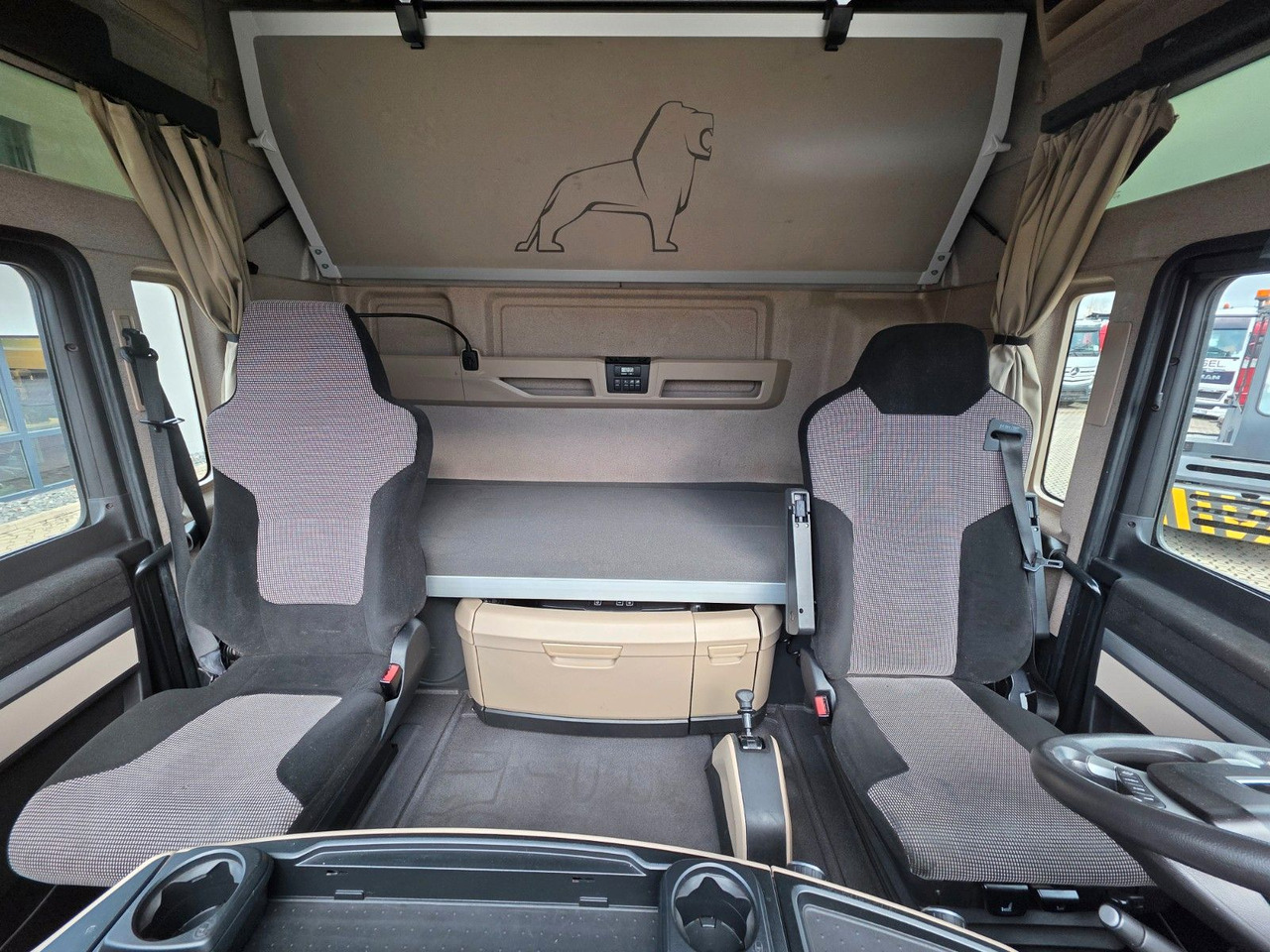 Tegljač MAN TGX 18.500 4x2 BLS / Retarder / 2 Tanks: slika Tegljač MAN TGX 18.500 4x2 BLS / Retarder / 2 Tanks Tegljač MAN TGX 18.500 4x2 BLS / Retarder / 2 Tanks: slika Tegljač MAN TGX 18.500 4x2 BLS / Retarder / 2 Tanks