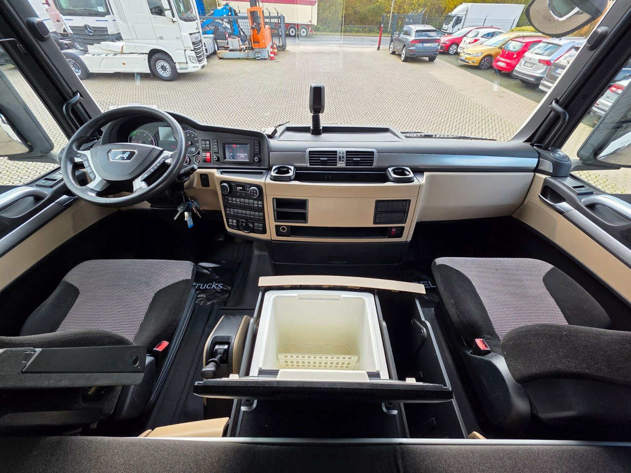 Tegljač MAN TGX 18.500 4x2 BLS / Retarder / 2 Tanks: slika Tegljač MAN TGX 18.500 4x2 BLS / Retarder / 2 Tanks Tegljač MAN TGX 18.500 4x2 BLS / Retarder / 2 Tanks: slika Tegljač MAN TGX 18.500 4x2 BLS / Retarder / 2 Tanks