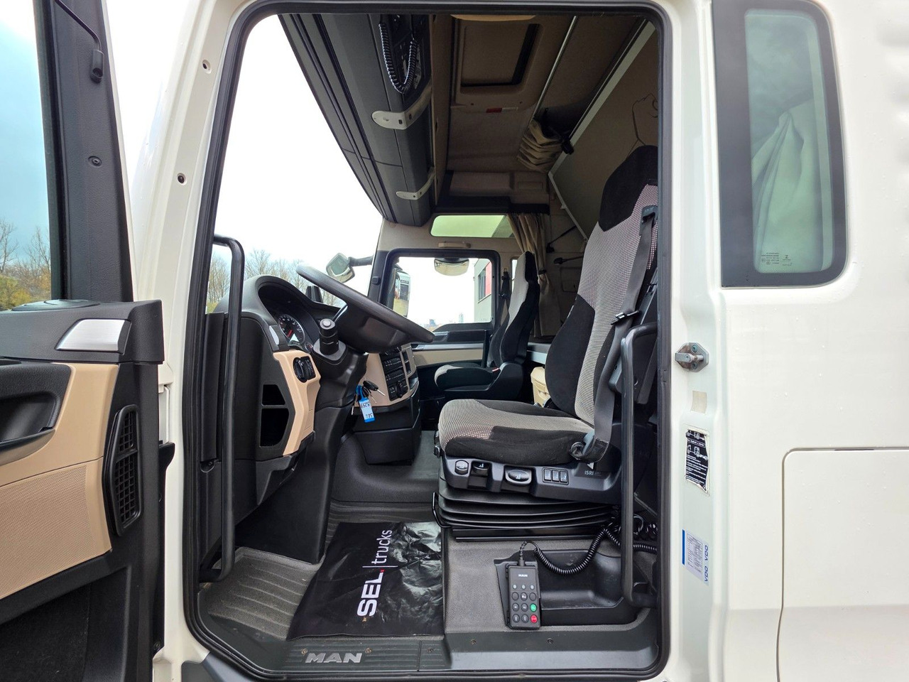 Tegljač MAN TGX 18.500 4x2 BLS / Retarder / 2 Tanks: slika Tegljač MAN TGX 18.500 4x2 BLS / Retarder / 2 Tanks Tegljač MAN TGX 18.500 4x2 BLS / Retarder / 2 Tanks: slika Tegljač MAN TGX 18.500 4x2 BLS / Retarder / 2 Tanks