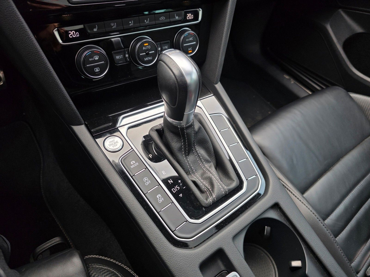 Karavan Volkswagen Passat Variant Highline BMT/Start-Stopp: slika Karavan Volkswagen Passat Variant Highline BMT/Start-Stopp