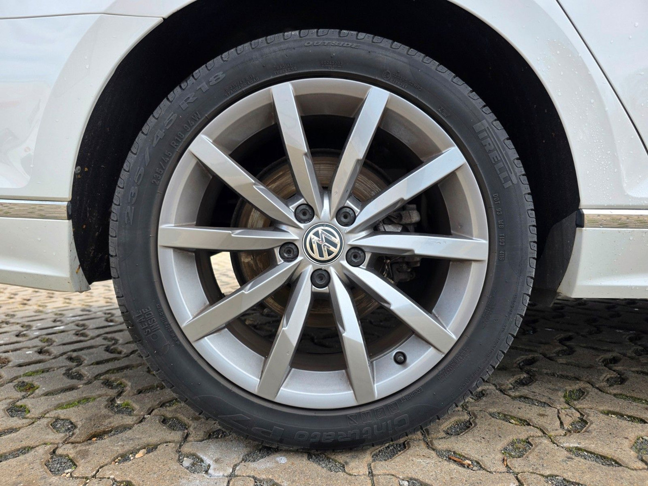 Karavan Volkswagen Passat Variant Highline BMT/Start-Stopp: slika Karavan Volkswagen Passat Variant Highline BMT/Start-Stopp