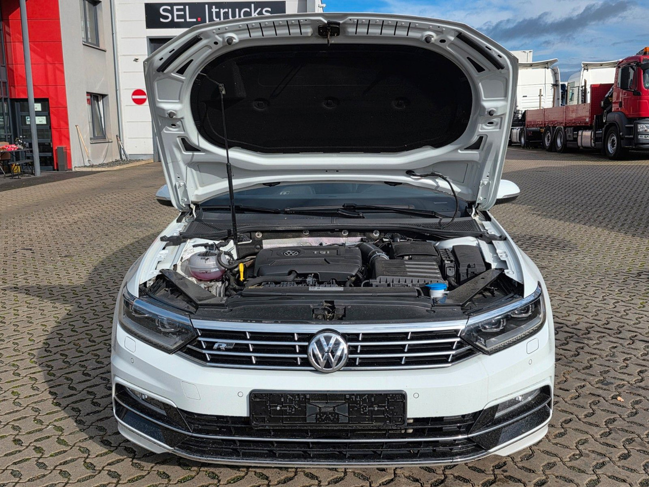 Karavan Volkswagen Passat Variant Highline BMT/Start-Stopp: slika Karavan Volkswagen Passat Variant Highline BMT/Start-Stopp