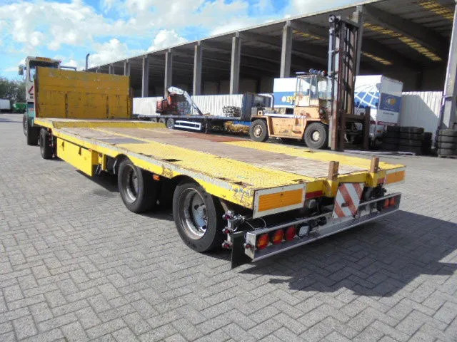 Atc PK 183 - Prikolica s niskim utovarivačem: slika Atc PK 183 - Prikolica s niskim utovarivačem Atc PK 183 - Prikolica s niskim utovarivačem: slika Atc PK 183 - Prikolica s niskim utovarivačem