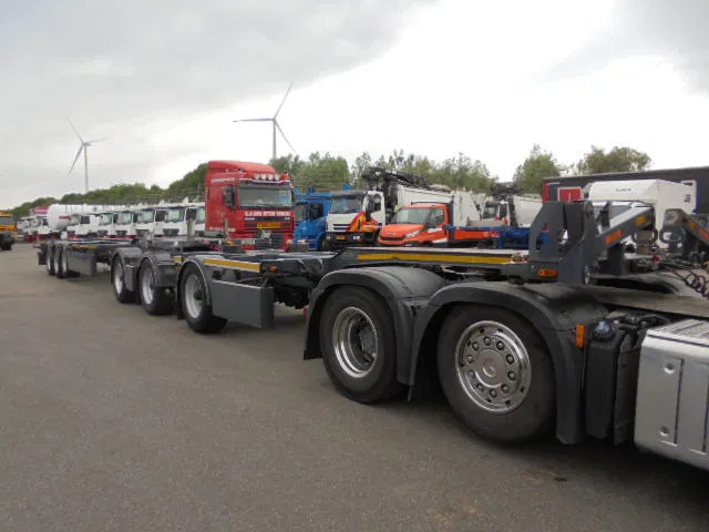 D-Tec DOLLY + TRAILER LZV - Transporter kontejnera/ Poluprikolica s izmjenjivim sanducima: slika D-Tec DOLLY + TRAILER LZV - Transporter kontejnera/ Poluprikolica s izmjenjivim sanducima D-Tec DOLLY + TRAILER LZV - Transporter kontejnera/ Poluprikolica s izmjenjivim sanducima: slika D-Tec DOLLY + TRAILER LZV - Transporter kontejnera/ Poluprikolica s izmjenjivim sanducima