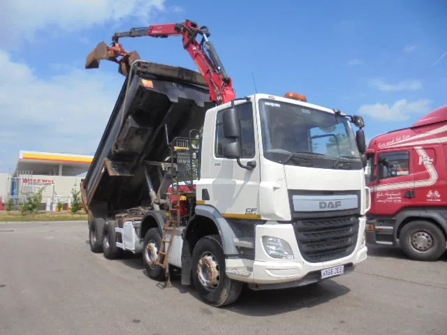 DAF CF 370 8X4 + PALFINGER EPSILON - Kiper, Kamion s kranom: slika DAF CF 370 8X4 + PALFINGER EPSILON - Kiper, Kamion s kranom DAF CF 370 8X4 + PALFINGER EPSILON - Kiper, Kamion s kranom: slika DAF CF 370 8X4 + PALFINGER EPSILON - Kiper, Kamion s kranom