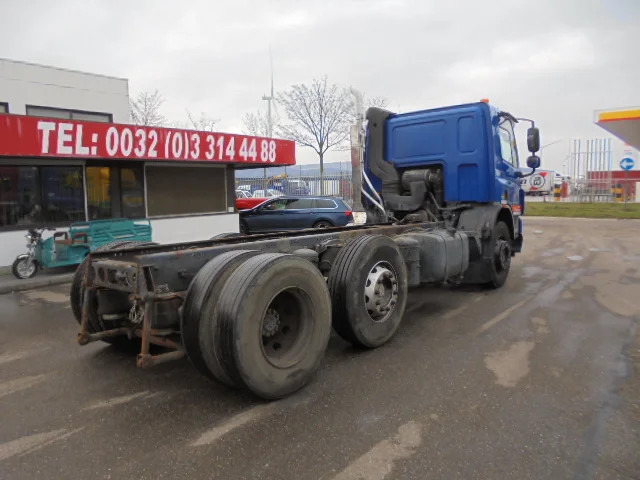 DAF CF 75.250 6X2 - Kamion-šasija: slika DAF CF 75.250 6X2 - Kamion-šasija DAF CF 75.250 6X2 - Kamion-šasija: slika DAF CF 75.250 6X2 - Kamion-šasija