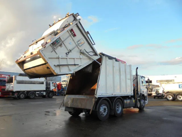 DAF CF 75.250 6x2 - Kamion za odvoz smeća: slika DAF CF 75.250 6x2 - Kamion za odvoz smeća DAF CF 75.250 6x2 - Kamion za odvoz smeća: slika DAF CF 75.250 6x2 - Kamion za odvoz smeća