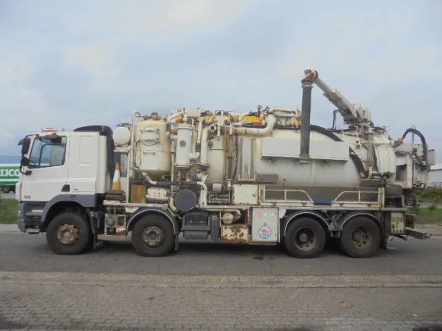 DAF CF 85.410 8X4 BLADGEVEERD - Vakum kamion: slika DAF CF 85.410 8X4 BLADGEVEERD - Vakum kamion DAF CF 85.410 8X4 BLADGEVEERD - Vakum kamion: slika DAF CF 85.410 8X4 BLADGEVEERD - Vakum kamion