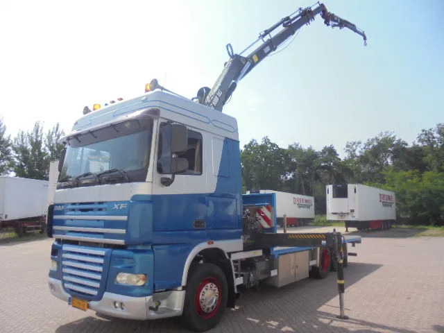 DAF XF 105 XF105 NL TRUCK - Kamion s kranom: slika DAF XF 105 XF105 NL TRUCK - Kamion s kranom DAF XF 105 XF105 NL TRUCK - Kamion s kranom: slika DAF XF 105 XF105 NL TRUCK - Kamion s kranom