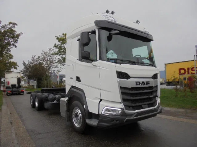 DAF XF 480 6X2 MET FABRIEKS GARANTIE - Kamion-šasija: slika DAF XF 480 6X2 MET FABRIEKS GARANTIE - Kamion-šasija DAF XF 480 6X2 MET FABRIEKS GARANTIE - Kamion-šasija: slika DAF XF 480 6X2 MET FABRIEKS GARANTIE - Kamion-šasija