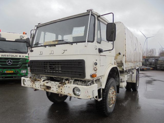 Kamion s ceradom DAF YAD 4442 NT 4X4: slika Kamion s ceradom DAF YAD 4442 NT 4X4
