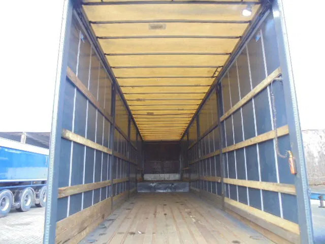 Fruehauf ONCZ 30-218 A - Poluprikolica s niskim utovarivačem: slika Fruehauf ONCZ 30-218 A - Poluprikolica s niskim utovarivačem Fruehauf ONCZ 30-218 A - Poluprikolica s niskim utovarivačem: slika Fruehauf ONCZ 30-218 A - Poluprikolica s niskim utovarivačem