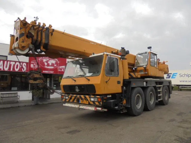 Grove GMK 3050 6X6X6 - Autodizalica za sve terene: slika Grove GMK 3050 6X6X6 - Autodizalica za sve terene Grove GMK 3050 6X6X6 - Autodizalica za sve terene: slika Grove GMK 3050 6X6X6 - Autodizalica za sve terene