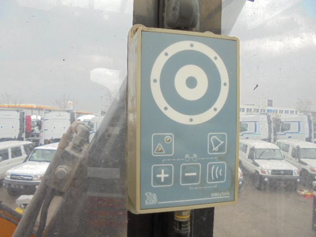 Podizna platforma montirana na kamion Hino 700 6X4: slika Podizna platforma montirana na kamion Hino 700 6X4