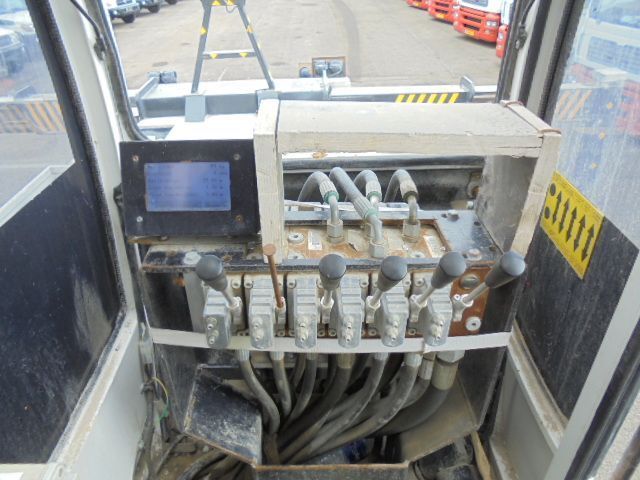 Podizna platforma montirana na kamion Hino 700 6X4: slika Podizna platforma montirana na kamion Hino 700 6X4