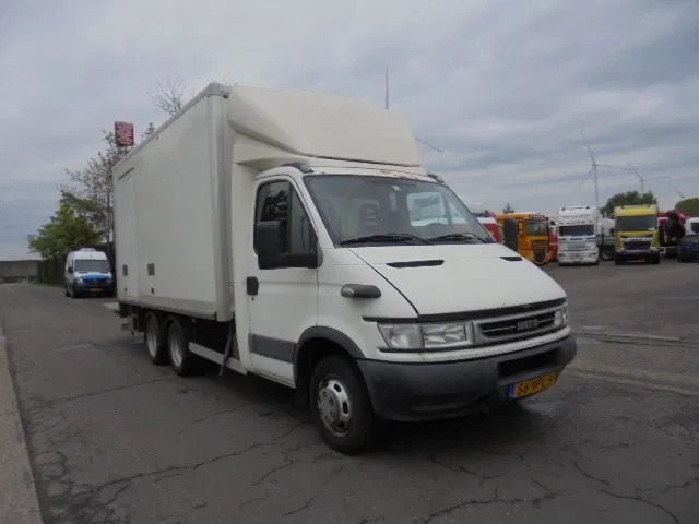 Iveco Daily 40 C14 HPI TREKKER OPLEGGER - Dostavno vozilo sa zatvorenim sandukom, Dostavno vozilo s dvostrukom kabinom: slika Iveco Daily 40 C14 HPI TREKKER OPLEGGER - Dostavno vozilo sa zatvorenim sandukom, Dostavno vozilo s dvostrukom kabinom Iveco Daily 40 C14 HPI TREKKER OPLEGGER - Dostavno vozilo sa zatvorenim sandukom, Dostavno vozilo s dvostrukom kabinom: slika Iveco Daily 40 C14 HPI TREKKER OPLEGGER - Dostavno vozilo sa zatvorenim sandukom, Dostavno vozilo s dvostrukom kabinom