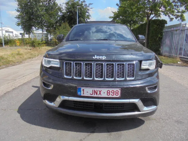 Jeep Grand Cherokee 4X4 SUMMIT EDITION 3.0 LTR V6 - SUV: slika Jeep Grand Cherokee 4X4 SUMMIT EDITION 3.0 LTR V6 - SUV Jeep Grand Cherokee 4X4 SUMMIT EDITION 3.0 LTR V6 - SUV: slika Jeep Grand Cherokee 4X4 SUMMIT EDITION 3.0 LTR V6 - SUV