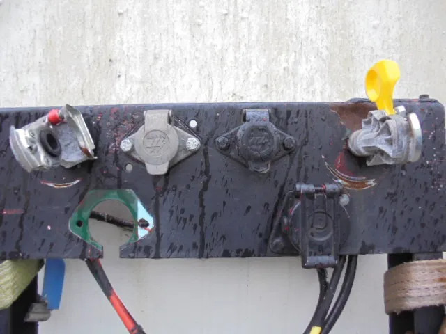 Jumbo TO 180 SE - Poluprikolica s ceradom: slika Jumbo TO 180 SE - Poluprikolica s ceradom Jumbo TO 180 SE - Poluprikolica s ceradom: slika Jumbo TO 180 SE - Poluprikolica s ceradom