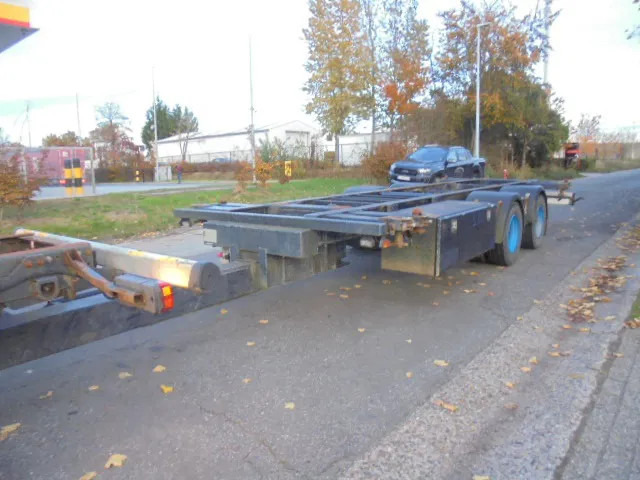 Kögel YWE 18 - Transporter kontejnera/ Prikolica s izmjenjivim sanducima: slika Kögel YWE 18 - Transporter kontejnera/ Prikolica s izmjenjivim sanducima Kögel YWE 18 - Transporter kontejnera/ Prikolica s izmjenjivim sanducima: slika Kögel YWE 18 - Transporter kontejnera/ Prikolica s izmjenjivim sanducima