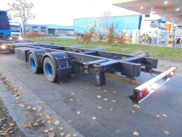 Kögel YWE 18 - Transporter kontejnera/ Prikolica s izmjenjivim sanducima: slika Kögel YWE 18 - Transporter kontejnera/ Prikolica s izmjenjivim sanducima Kögel YWE 18 - Transporter kontejnera/ Prikolica s izmjenjivim sanducima: slika Kögel YWE 18 - Transporter kontejnera/ Prikolica s izmjenjivim sanducima