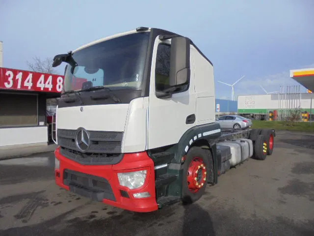 Mercedes-Benz Actros 2340 6X2 EUR 6 - Kamion-šasija: slika Mercedes-Benz Actros 2340 6X2 EUR 6 - Kamion-šasija Mercedes-Benz Actros 2340 6X2 EUR 6 - Kamion-šasija: slika Mercedes-Benz Actros 2340 6X2 EUR 6 - Kamion-šasija