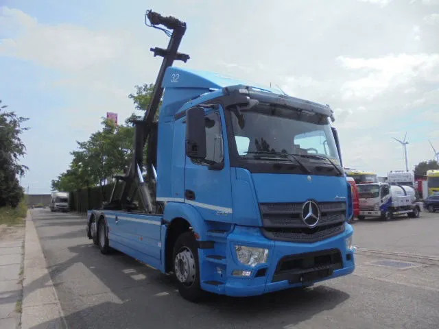 Mercedes-Benz Antos 2733 - Kamion s kabelskim sustavom: slika Mercedes-Benz Antos 2733 - Kamion s kabelskim sustavom Mercedes-Benz Antos 2733 - Kamion s kabelskim sustavom: slika Mercedes-Benz Antos 2733 - Kamion s kabelskim sustavom