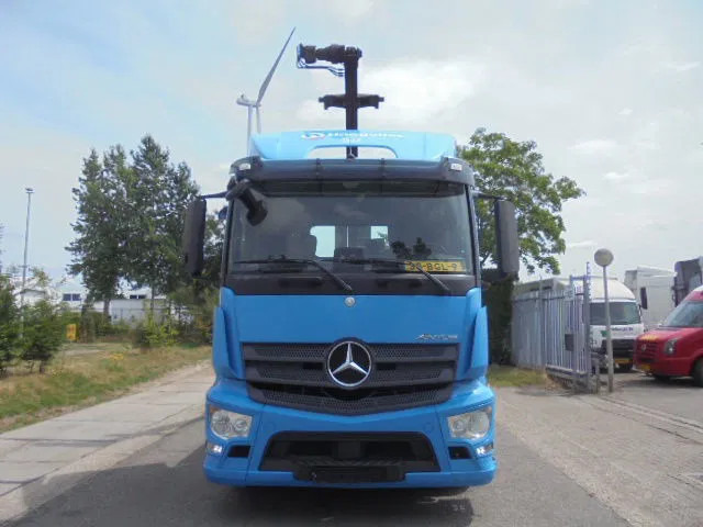 Mercedes-Benz Antos 2733 - Kamion s kabelskim sustavom: slika Mercedes-Benz Antos 2733 - Kamion s kabelskim sustavom Mercedes-Benz Antos 2733 - Kamion s kabelskim sustavom: slika Mercedes-Benz Antos 2733 - Kamion s kabelskim sustavom
