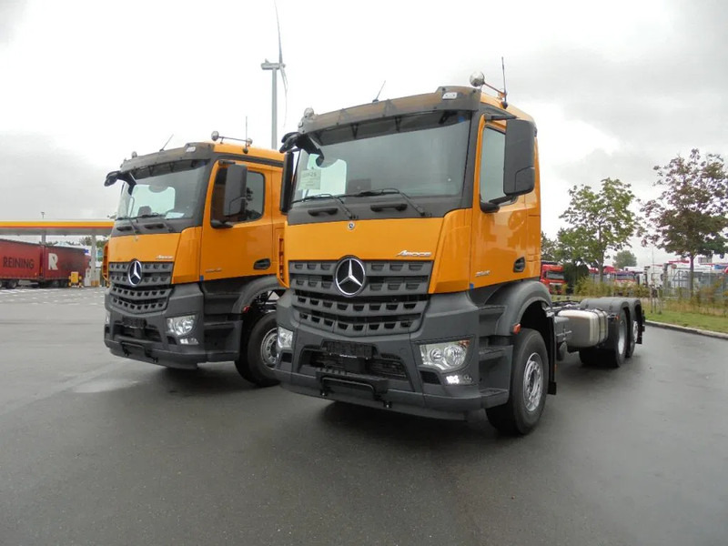 Mercedes-Benz Arocs 2848 6X2 NEW DEMO - Kamion-šasija: slika Mercedes-Benz Arocs 2848 6X2 NEW DEMO - Kamion-šasija Mercedes-Benz Arocs 2848 6X2 NEW DEMO - Kamion-šasija: slika Mercedes-Benz Arocs 2848 6X2 NEW DEMO - Kamion-šasija