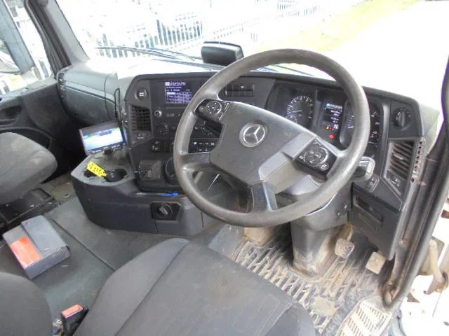 Kiper Mercedes-Benz Arocs 3243 K 8X4: slika Kiper Mercedes-Benz Arocs 3243 K 8X4