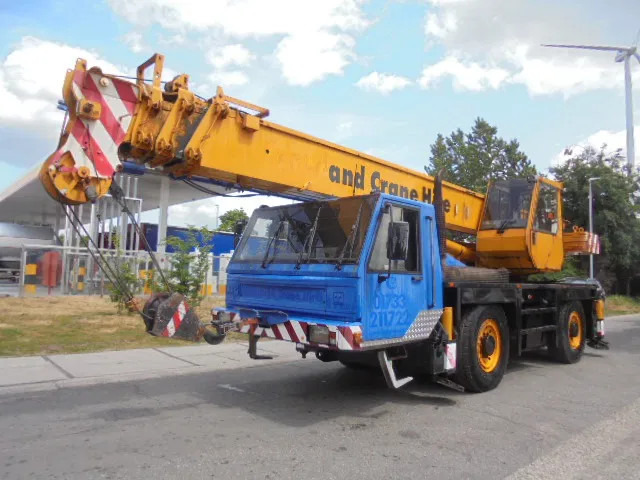 PPM ATT 350 4X4X4 - Autodizalica za sve terene: slika PPM ATT 350 4X4X4 - Autodizalica za sve terene PPM ATT 350 4X4X4 - Autodizalica za sve terene: slika PPM ATT 350 4X4X4 - Autodizalica za sve terene