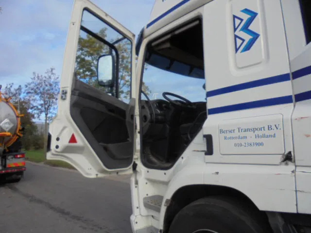 Tegljač DAF CF 400: slika Tegljač DAF CF 400