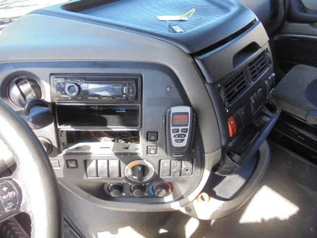 Tegljač DAF XF 105.460 SUPERSPACE: slika Tegljač DAF XF 105.460 SUPERSPACE