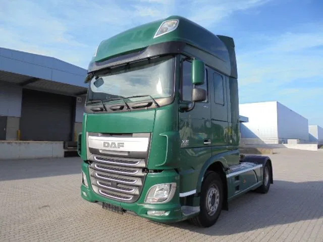 DAF XF 106.460 SUPER SPACE CAB - Tegljač: slika DAF XF 106.460 SUPER SPACE CAB - Tegljač DAF XF 106.460 SUPER SPACE CAB - Tegljač: slika DAF XF 106.460 SUPER SPACE CAB - Tegljač