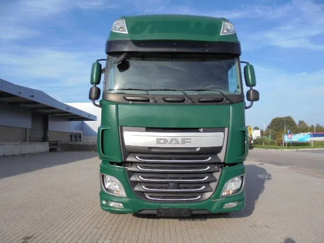 DAF XF 106.460 SUPER SPACE CAB - Tegljač: slika DAF XF 106.460 SUPER SPACE CAB - Tegljač DAF XF 106.460 SUPER SPACE CAB - Tegljač: slika DAF XF 106.460 SUPER SPACE CAB - Tegljač
