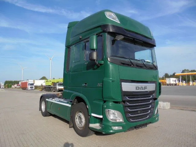 DAF XF 106.460 SUPER SPACE CAB - Tegljač: slika DAF XF 106.460 SUPER SPACE CAB - Tegljač DAF XF 106.460 SUPER SPACE CAB - Tegljač: slika DAF XF 106.460 SUPER SPACE CAB - Tegljač