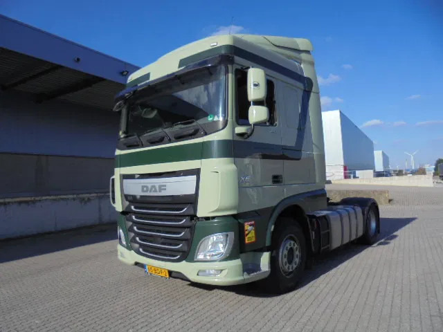 DAF XF 410 - Tegljač: slika DAF XF 410 - Tegljač DAF XF 410 - Tegljač: slika DAF XF 410 - Tegljač