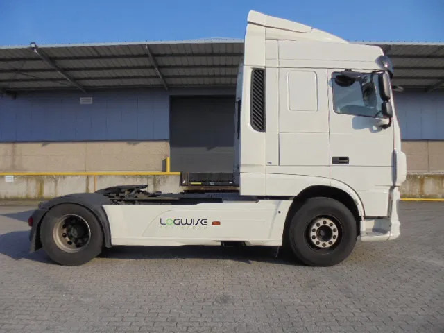 DAF XF 450 - Tegljač: slika DAF XF 450 - Tegljač DAF XF 450 - Tegljač: slika DAF XF 450 - Tegljač