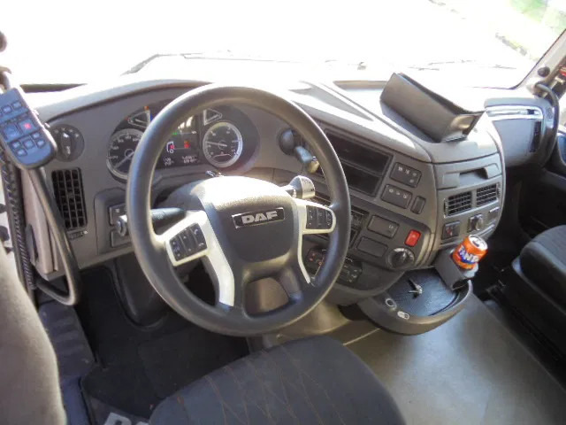 Tegljač DAF XF 450: slika Tegljač DAF XF 450