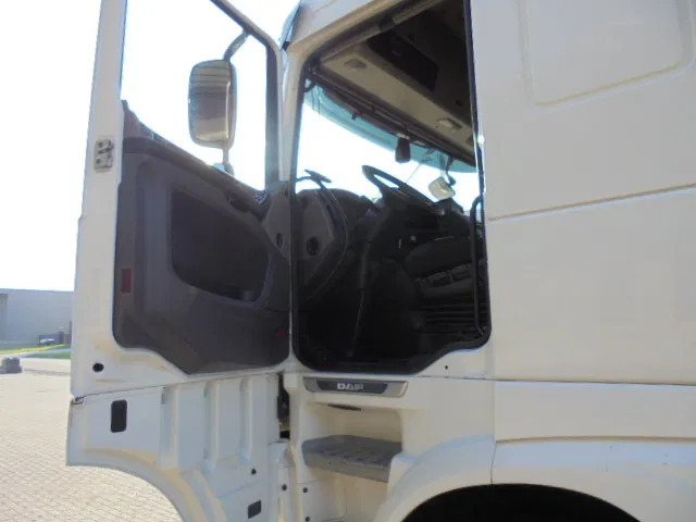 Tegljač DAF XF 450: slika Tegljač DAF XF 450