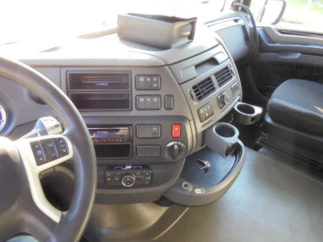 Tegljač DAF XF 450: slika Tegljač DAF XF 450