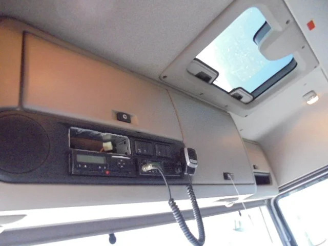 Tegljač DAF XF 460 6X2 EUR6: slika Tegljač DAF XF 460 6X2 EUR6