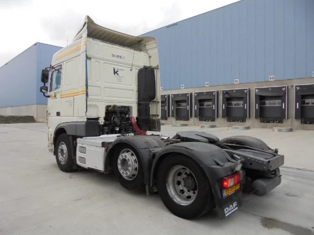 Tegljač DAF XF 460: slika Tegljač DAF XF 460