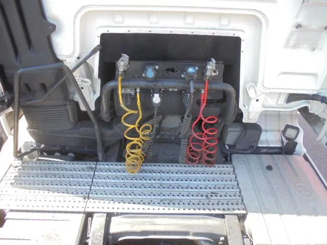 Tegljač MAN TGS 320 LX: slika Tegljač MAN TGS 320 LX