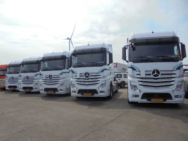 Mercedes-Benz Actros 1842 15x IN STOCK - Tegljač: slika Mercedes-Benz Actros 1842 15x IN STOCK - Tegljač Mercedes-Benz Actros 1842 15x IN STOCK - Tegljač: slika Mercedes-Benz Actros 1842 15x IN STOCK - Tegljač