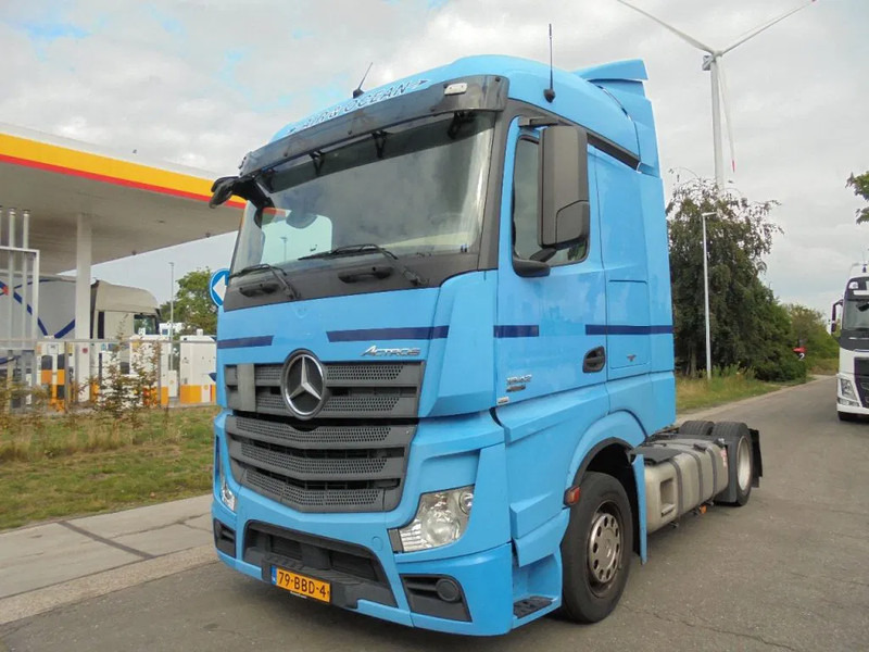 Mercedes-Benz Actros 1842 - Tegljač: slika Mercedes-Benz Actros 1842 - Tegljač Mercedes-Benz Actros 1842 - Tegljač: slika Mercedes-Benz Actros 1842 - Tegljač