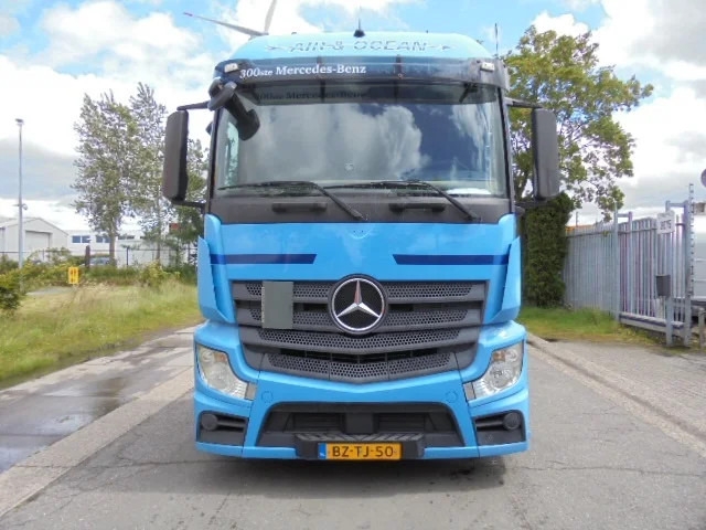 Mercedes-Benz Actros 1842 LS - Tegljač: slika Mercedes-Benz Actros 1842 LS - Tegljač Mercedes-Benz Actros 1842 LS - Tegljač: slika Mercedes-Benz Actros 1842 LS - Tegljač