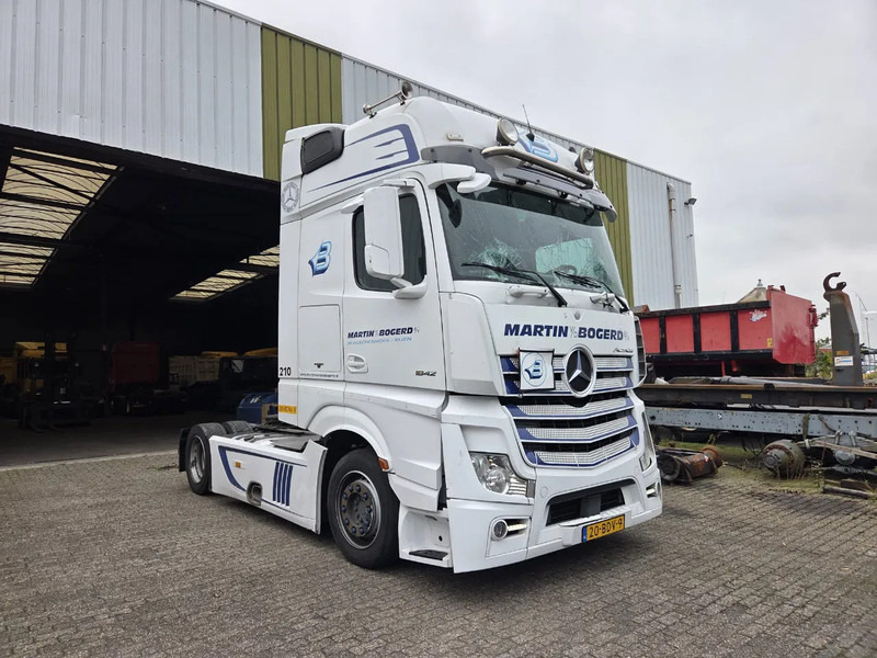 Mercedes-Benz Actros 1842 LS CABINE SCHADE NL TRUCK - Tegljač: slika Mercedes-Benz Actros 1842 LS CABINE SCHADE NL TRUCK - Tegljač Mercedes-Benz Actros 1842 LS CABINE SCHADE NL TRUCK - Tegljač: slika Mercedes-Benz Actros 1842 LS CABINE SCHADE NL TRUCK - Tegljač