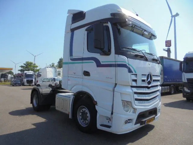Mercedes-Benz Actros 1843 - Tegljač: slika Mercedes-Benz Actros 1843 - Tegljač Mercedes-Benz Actros 1843 - Tegljač: slika Mercedes-Benz Actros 1843 - Tegljač
